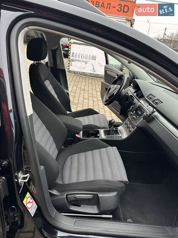 Универсал Volkswagen Passat 2013 в Сваляве