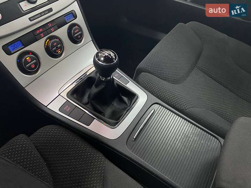 Универсал Volkswagen Passat 2008 в Киеве