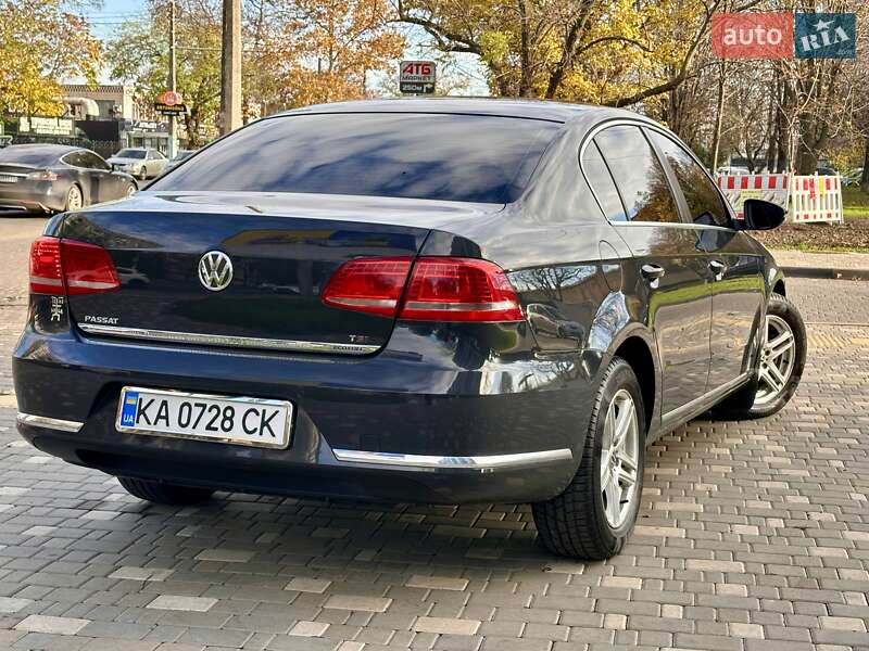 Седан Volkswagen Passat 2011 в Одесі