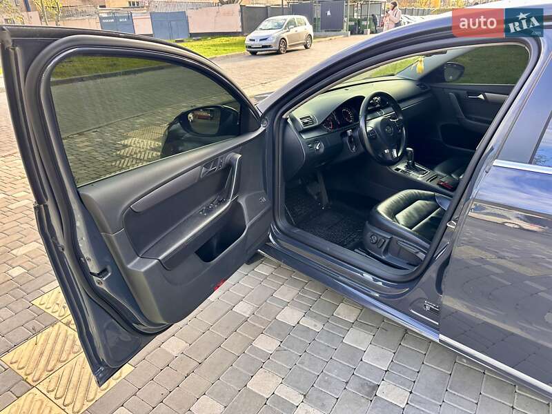 Седан Volkswagen Passat 2011 в Одесі
