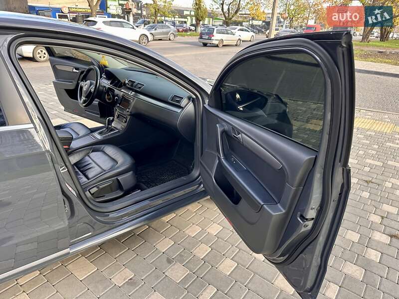 Седан Volkswagen Passat 2011 в Одесі