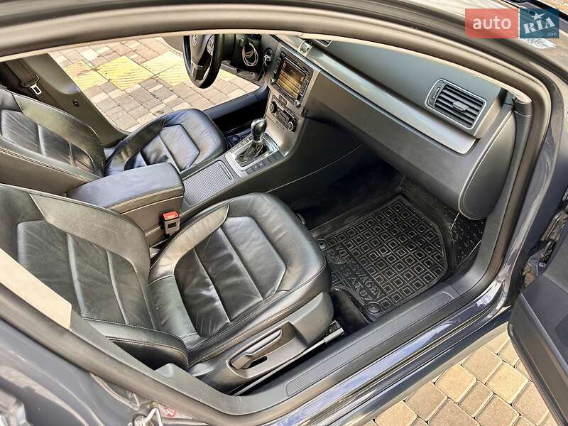 Седан Volkswagen Passat 2011 в Одесі