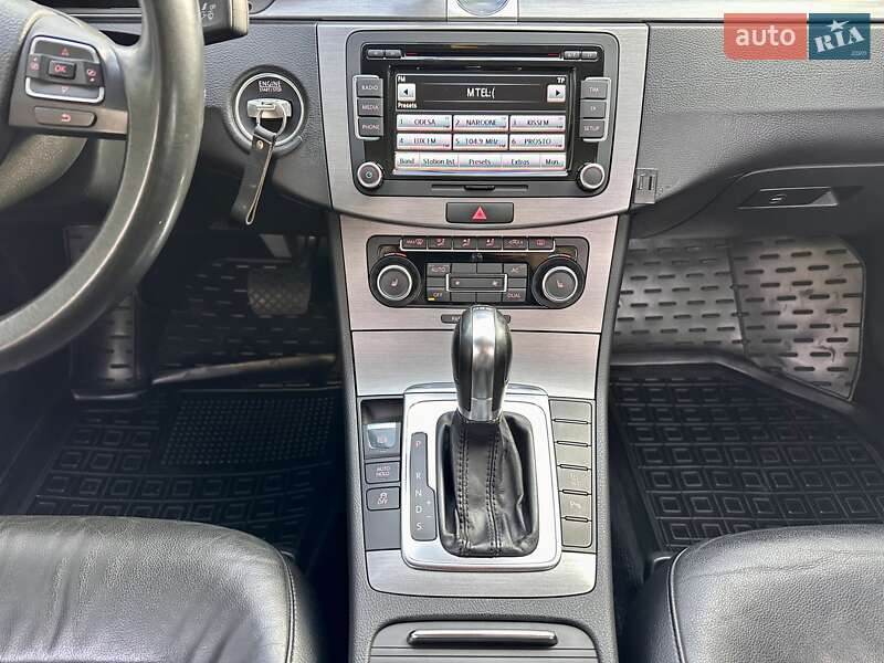 Седан Volkswagen Passat 2011 в Одесі