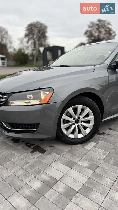 Седан Volkswagen Passat 2012 в Макарове