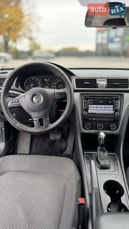 Седан Volkswagen Passat 2012 в Макарове