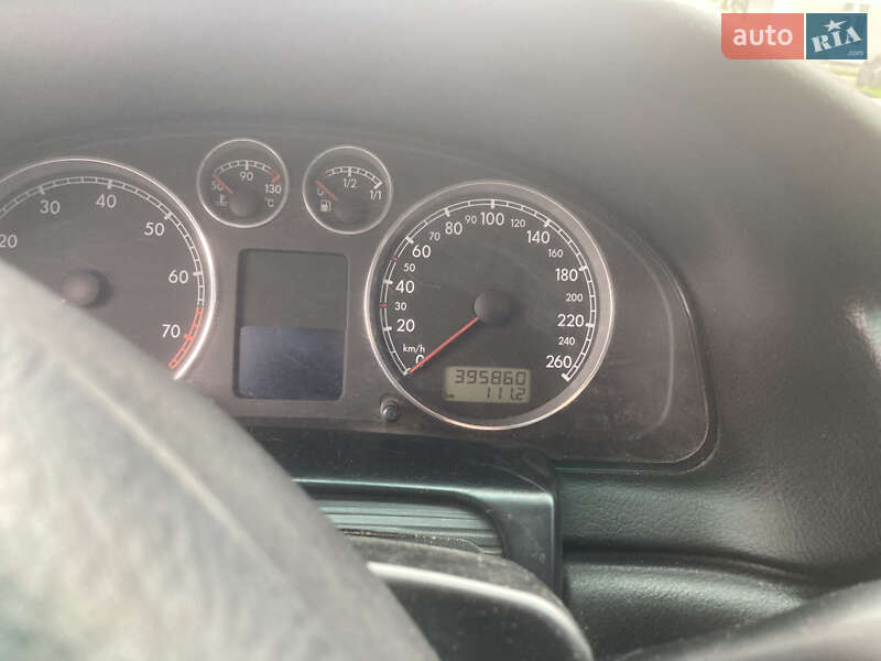 Седан Volkswagen Passat 2001 в Харькове