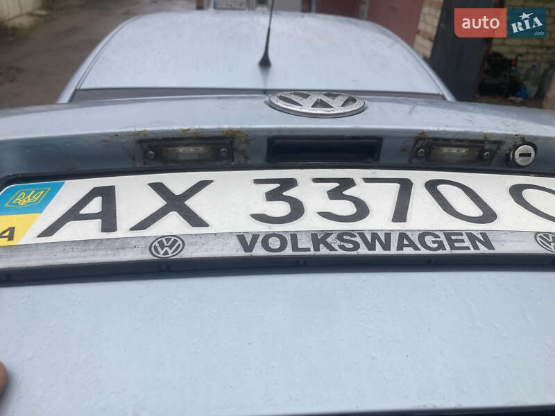 Седан Volkswagen Passat 2001 в Харькове