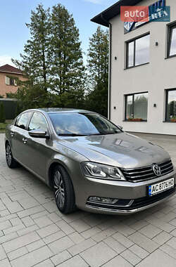 Седан Volkswagen Passat 2013 в Луцьку