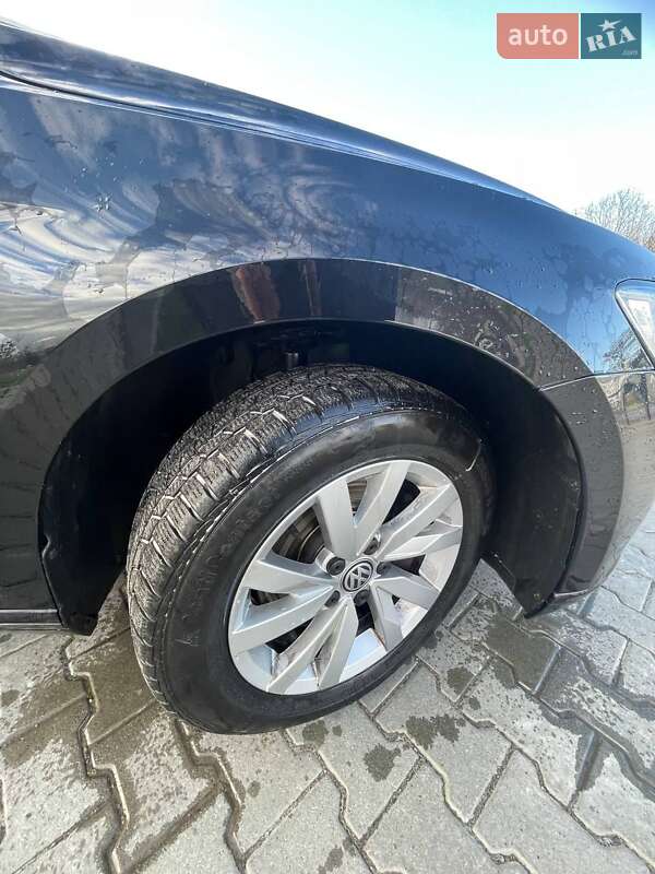 Универсал Volkswagen Passat 2018 в Львове фото 12 Универсал Volkswagen Passat 2018 в Львове