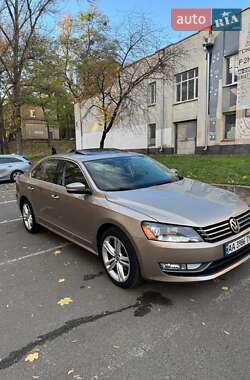 Седан Volkswagen Passat 2014 в Києві