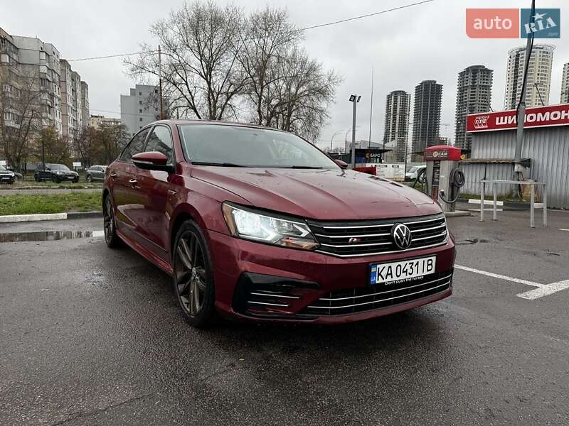 Седан Volkswagen Passat 2017 в Киеве