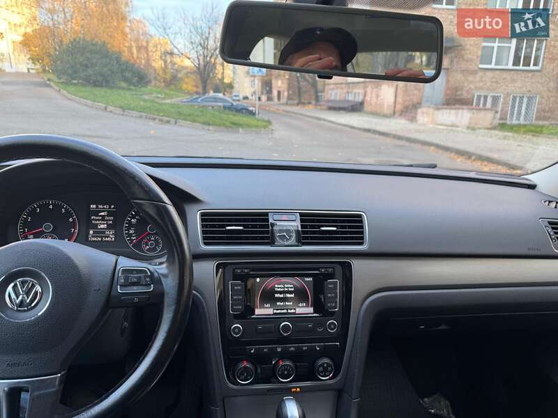 Седан Volkswagen Passat 2014 в Киеве
