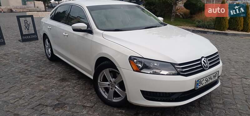 Седан Volkswagen Passat 2012 в Львове