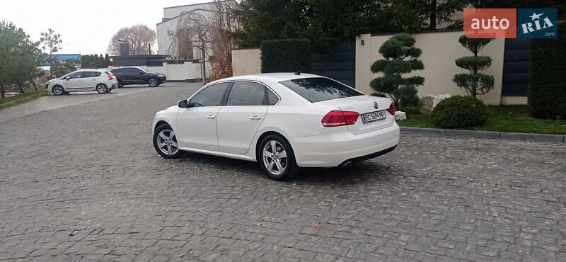 Седан Volkswagen Passat 2012 в Львове