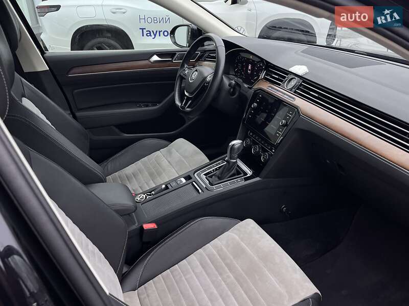 Седан Volkswagen Passat 2018 в Житомире