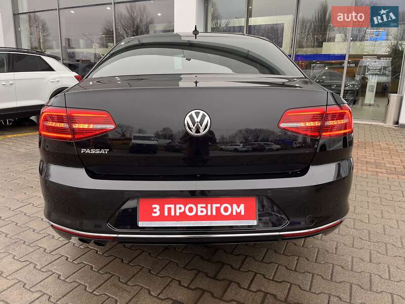 Седан Volkswagen Passat 2018 в Житомире