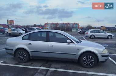 Седан Volkswagen Passat 2002 в Рівному