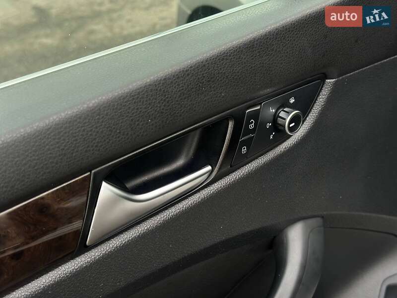 Седан Volkswagen Passat 2014 в Одессе