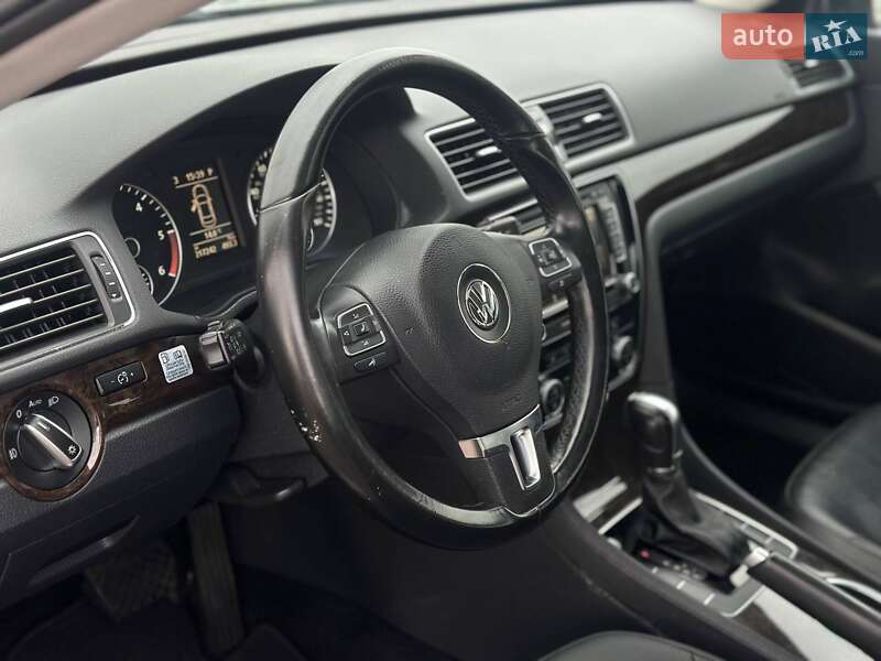 Седан Volkswagen Passat 2014 в Одессе
