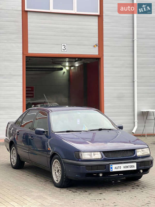 Седан Volkswagen Passat 1996 в Сумах