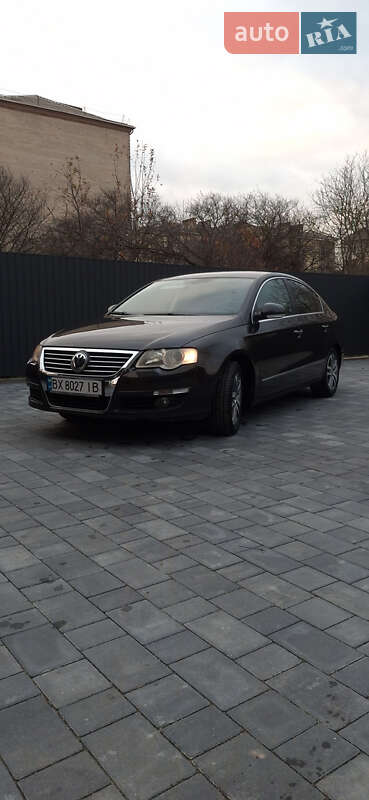 Седан Volkswagen Passat 2005 в Староконстантинове