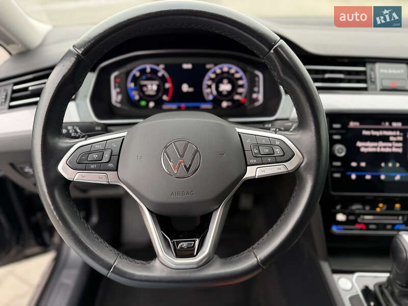 Универсал Volkswagen Passat 2021 в Луцке