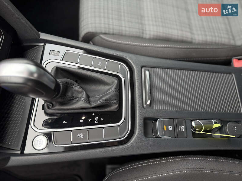 Универсал Volkswagen Passat 2021 в Луцке