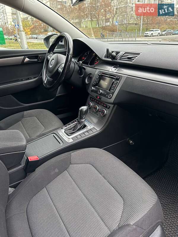 Універсал Volkswagen Passat 2013 в Києві