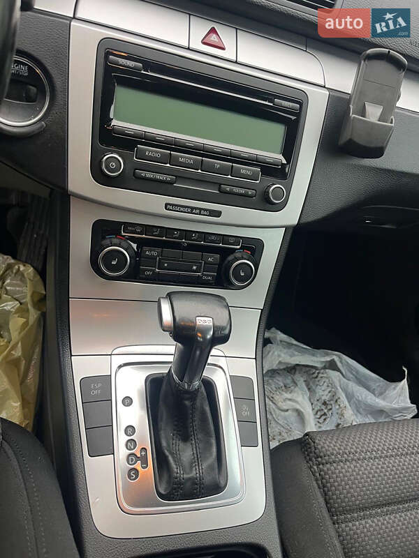 Універсал Volkswagen Passat 2010 в Луцьку