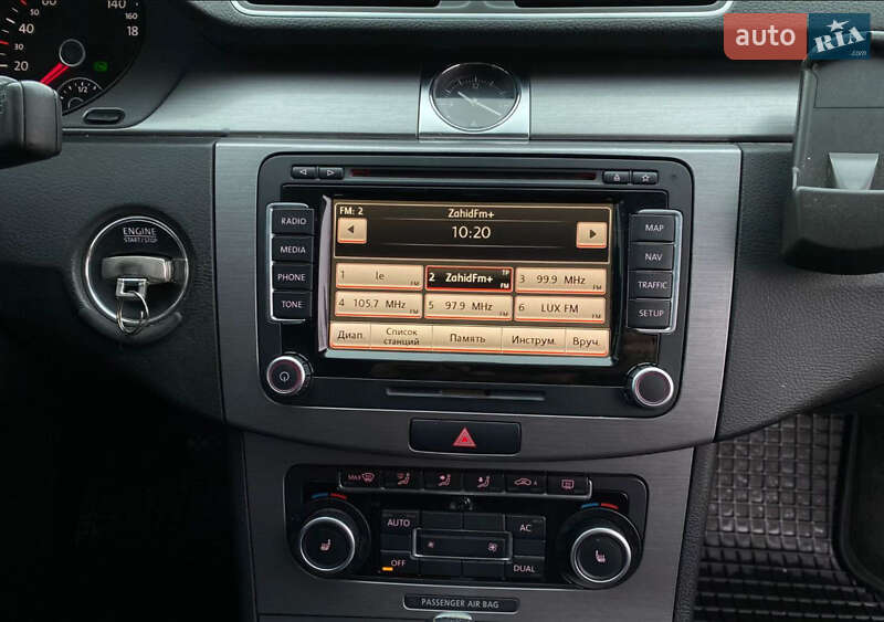 Універсал Volkswagen Passat 2011 в Хусті