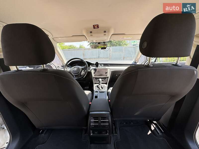 Универсал Volkswagen Passat 2017 в Львове