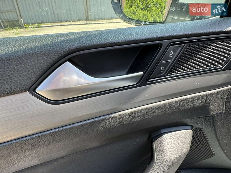 Универсал Volkswagen Passat 2017 в Львове