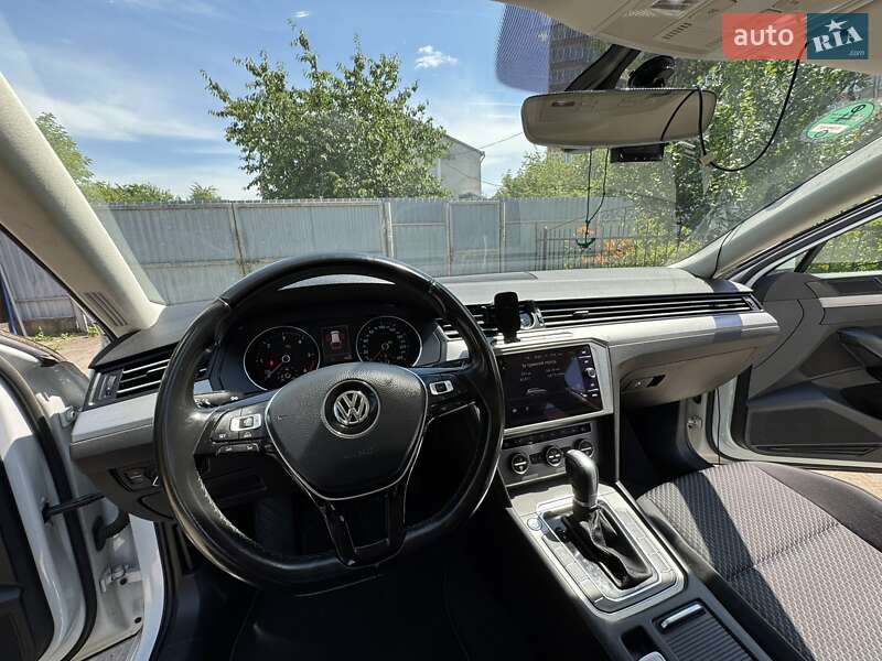 Универсал Volkswagen Passat 2017 в Львове