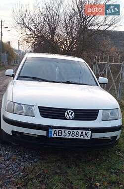 Седан Volkswagen Passat 2000 в Баре