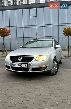 Універсал Volkswagen Passat 2006 в Рівному