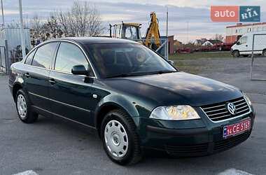 Седан Volkswagen Passat 2003 в Виннице