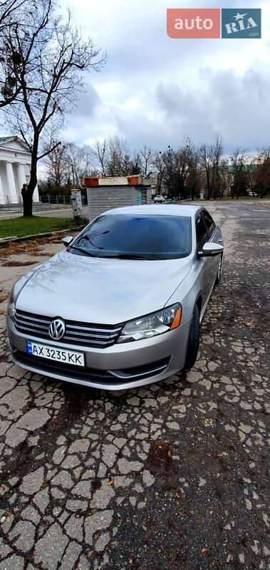 Седан Volkswagen Passat 2011 в Харькове