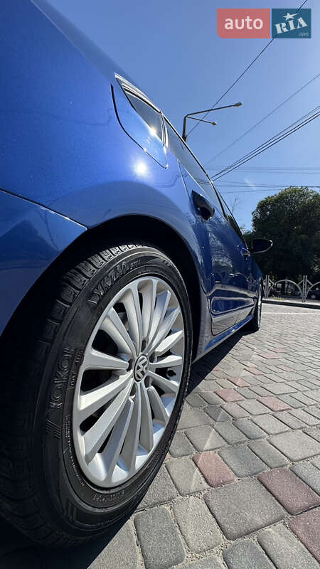 Седан Volkswagen Passat 2016 в Днепре
