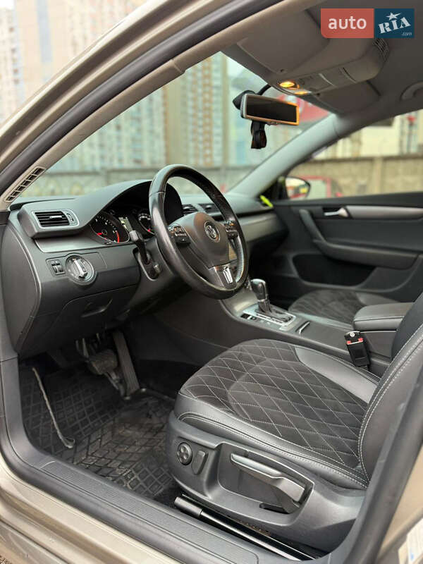 Седан Volkswagen Passat 2013 в Киеве