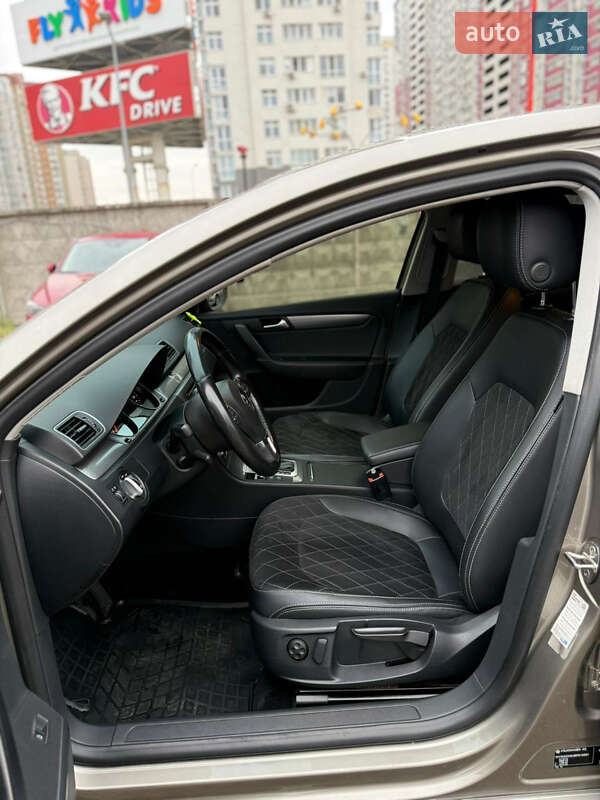 Седан Volkswagen Passat 2013 в Киеве
