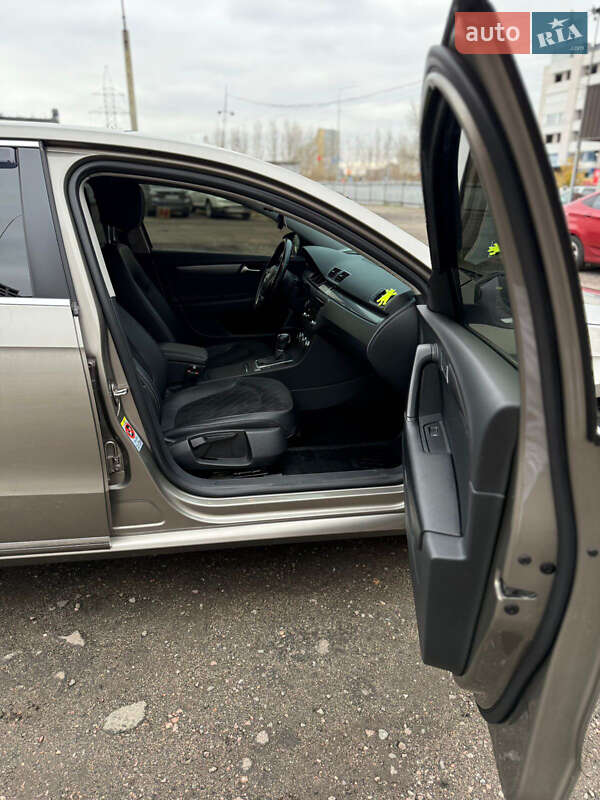 Седан Volkswagen Passat 2013 в Киеве