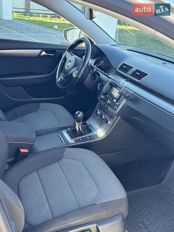 Универсал Volkswagen Passat 2013 в Луцке фото 14 Универсал Volkswagen Passat 2013 в Луцке