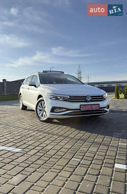 Універсал Volkswagen Passat 2022 в Вараші