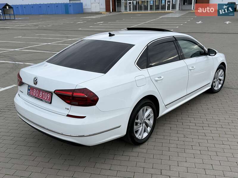 Седан Volkswagen Passat 2018 в Одессе