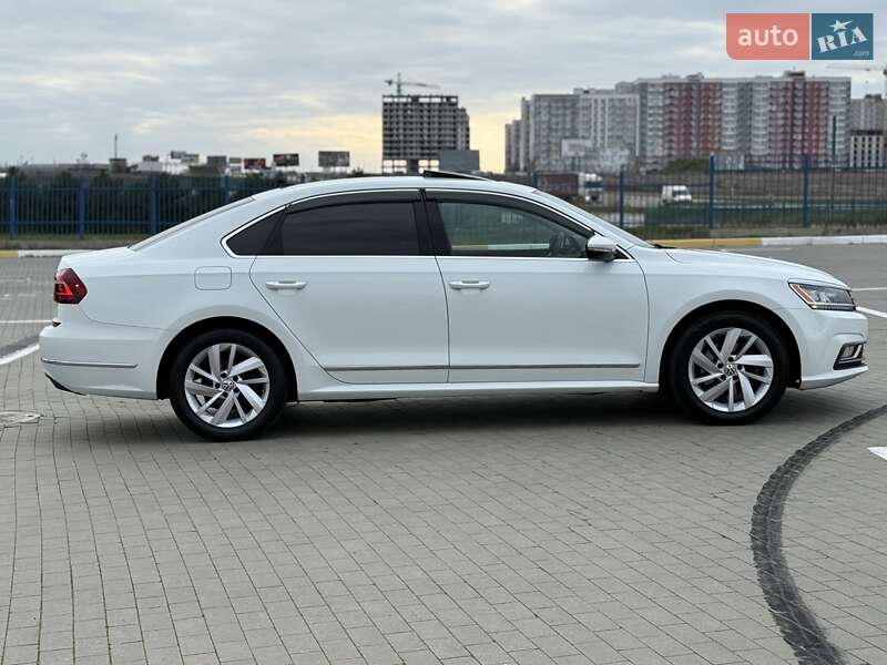 Седан Volkswagen Passat 2018 в Одессе
