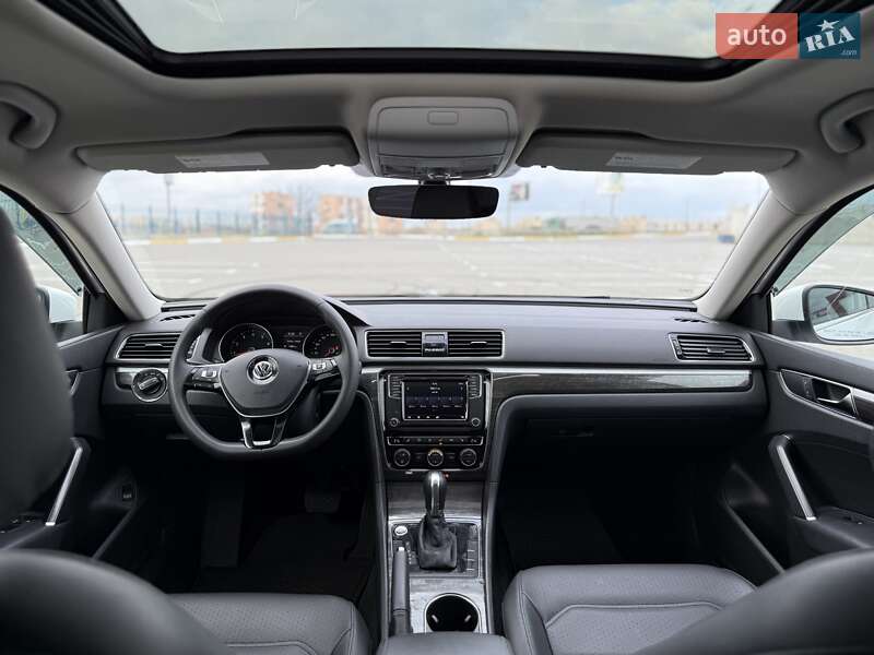 Седан Volkswagen Passat 2018 в Одессе