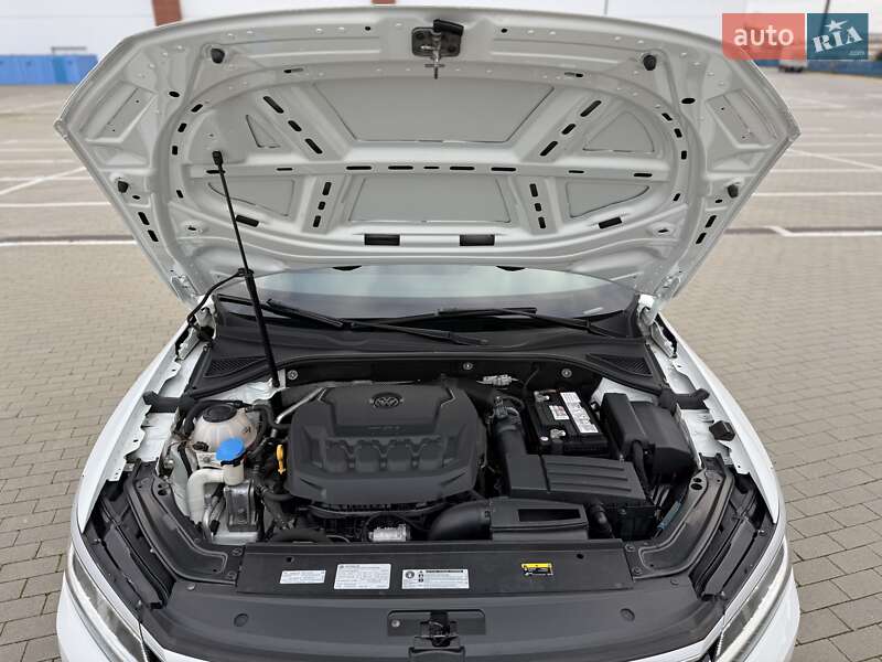 Седан Volkswagen Passat 2018 в Одессе