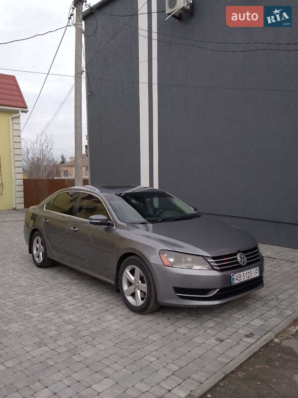 Седан Volkswagen Passat 2012 в Тростянце