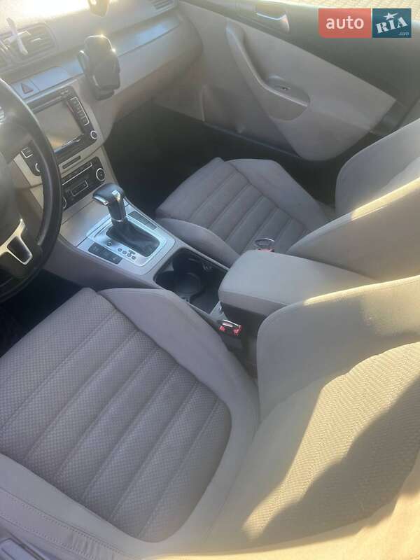 Универсал Volkswagen Passat 2010 в Тернополе