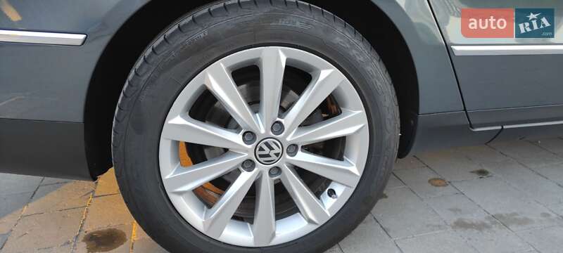 Универсал Volkswagen Passat 2009 в Мостиске